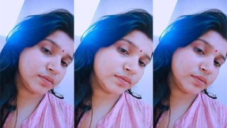 Horny Indian Milf Showing Pussy Fingering Video