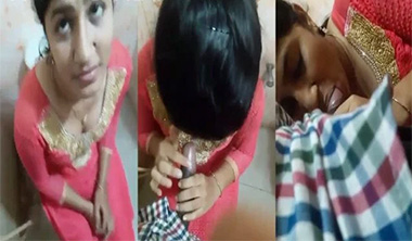 Hot Girlfriend Ka Fucking Blowjob Bathroom With BF