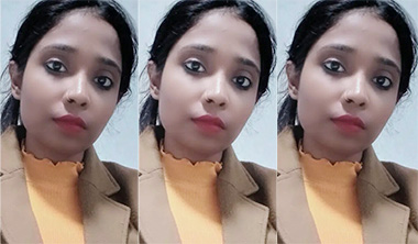 Indian Girl Showing Boobs & Masturbating Hard With Video Call