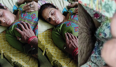 Bengali Son Touching MoM Boobs & Pussy Update – Desimaals