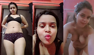 Desi Girl Bathing And Fingering Hard Pussy Videos